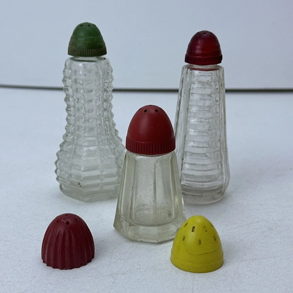 Vintage Salt & Pepper Shakers Clear Glass Green Red Top Lot of 3, Extra Caps